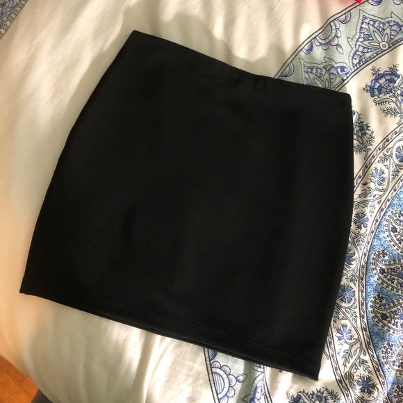 Forever 21 Dresses & Skirts - BLACK PENCIL SKIRT